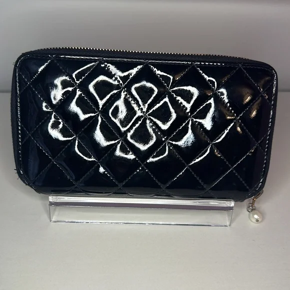 Chanel Black Patent Leather Quilted Zip Around Wallet - Picture 2 of 16